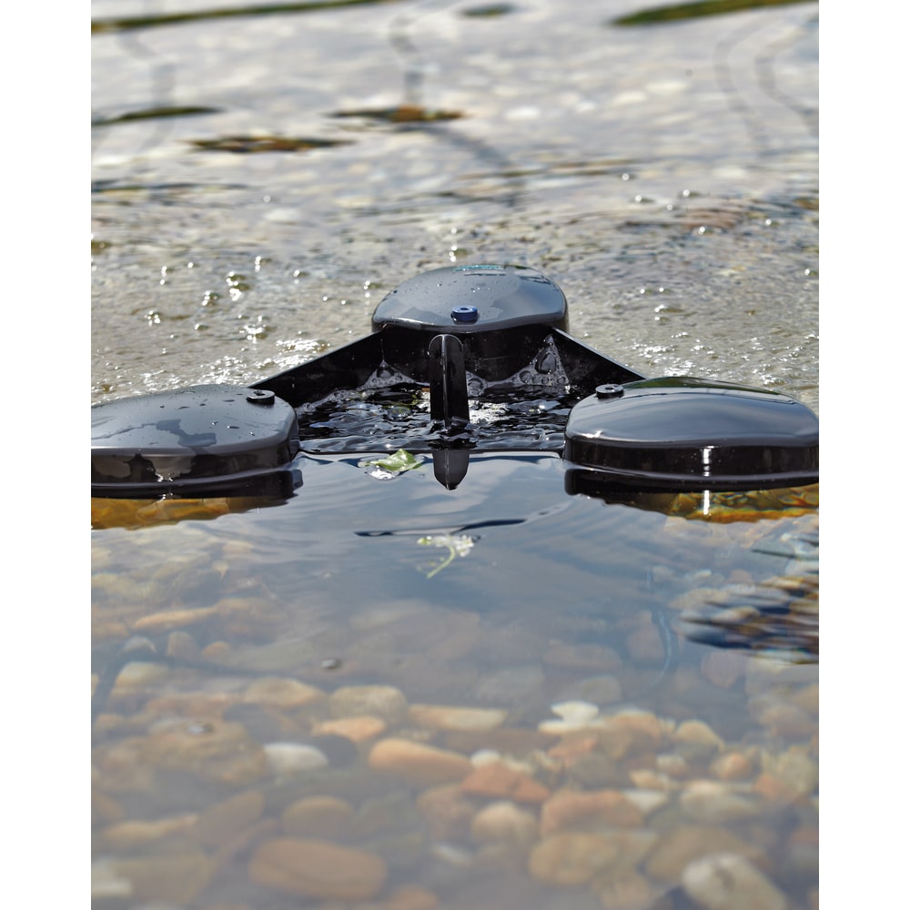 Oase Swim Skim 25 (Including Pump) in pond Oase Swim Skim 25 (Including Pump) in pond