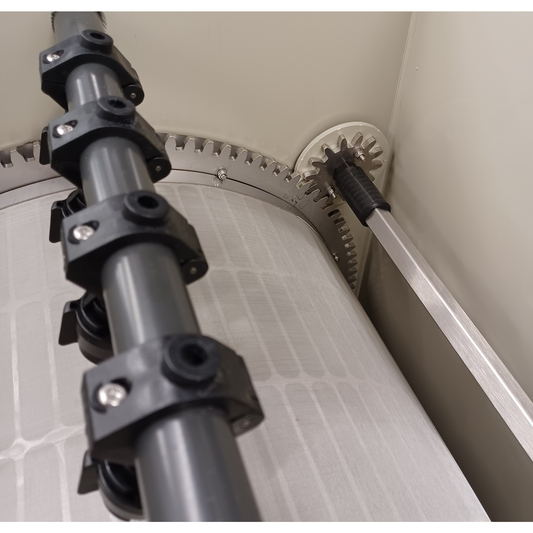 bd_stainless_gear_zoomed_in_with_box_drive_shaft_2023_web bd_stainless_gear_zoomed_in_with_box_drive_shaft_2023_web